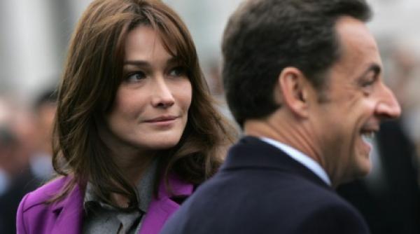 sarkozy i a cerut carlei bruni sa se retraga din viata publica