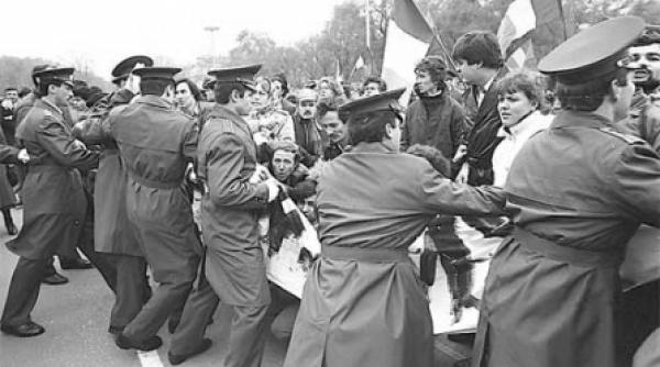 la chisinau moldovenii au intors tancurile armatei rosii in cazarma