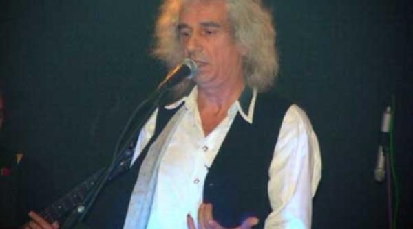 a murit nae tarnoczi fost solist la pro musica si cargo