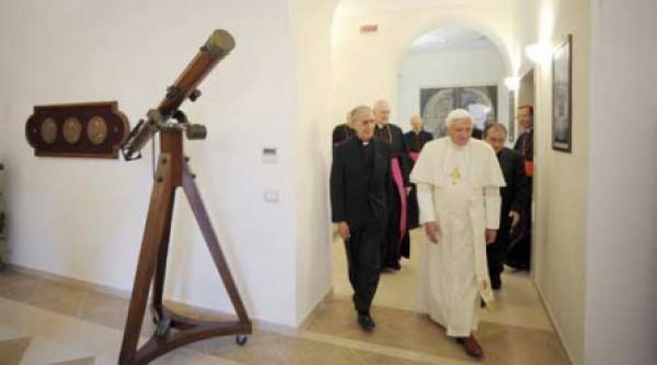 vaticanul cauta extraterestri