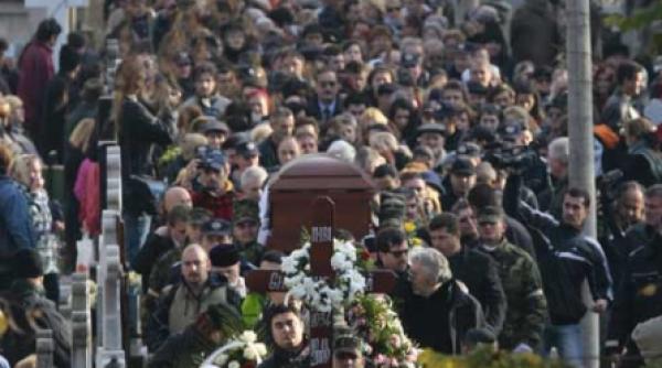 nu mai aduceti copiii la cimitir duceti i la teatru