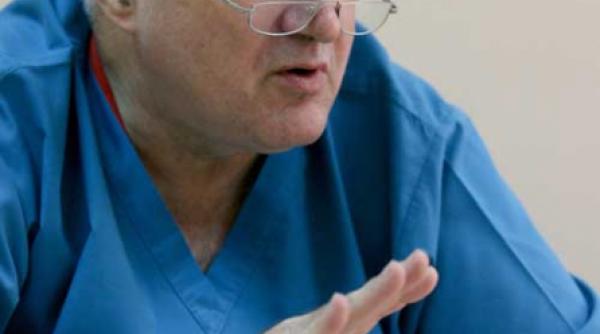 bebelusul uitat si ars in incubator a fost operat