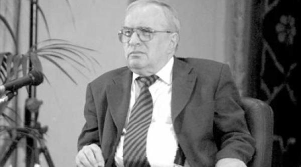 augustin buzura pentru a ma documenta calatoresc de unul singur in fabrici in mine in institutii