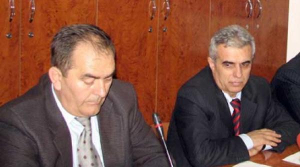 nume si adrese a mii de dascali folosite electoral