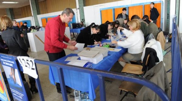 basescu 32 43 geoana 31 16