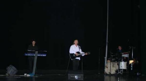 stefan hrusca a pornit colinda de la caracal