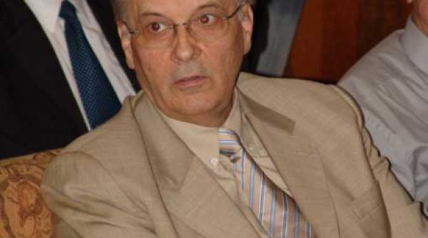 bani negri pe spatele spitalelor de stat