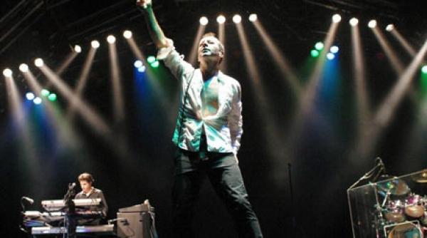 simple minds pregatesc numeroase surprize publicului din romania