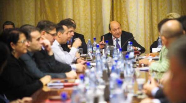 traian basescu nu cunoaste constitutia