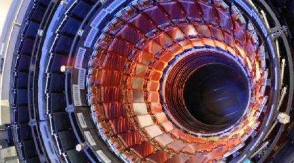acceleratorul de particule a stabilit un nou record de viteza
