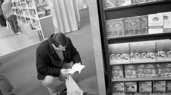 romanii captivi consumului pe canapea