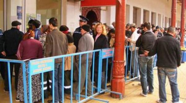 cozi la sectiile speciale de vot din capitala