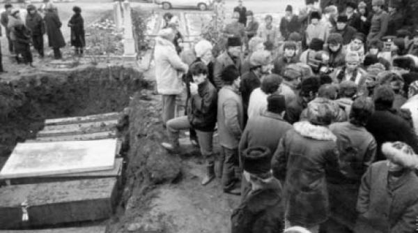 militarii astia romani au impuscat si pomul de craciun