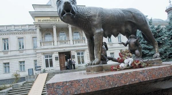 lupa capitolina din nou pe soclu