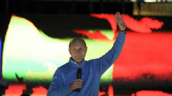traian basescu din nou presedinte