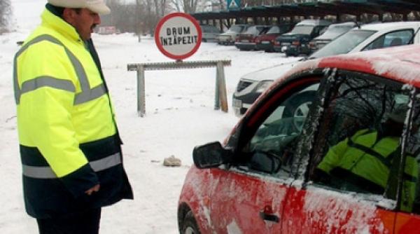 zapada inchide dn 2 utilajele de dezapezire prinse din nou in offside situatia drumurilor din romania la ora 13 00