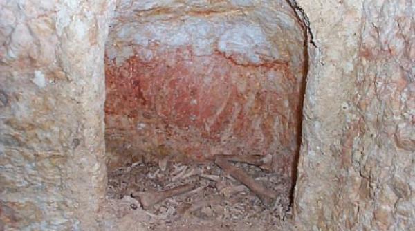 un giulgiu datand din epoca in care a trait iisus descoperit in ierusalim