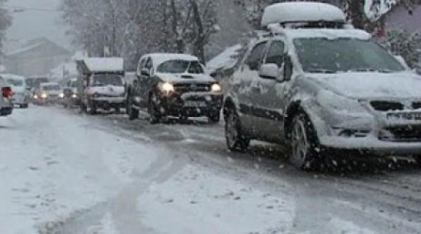 sosele blocate din cauza ninsorilor abundente vezi situatia drumurilor