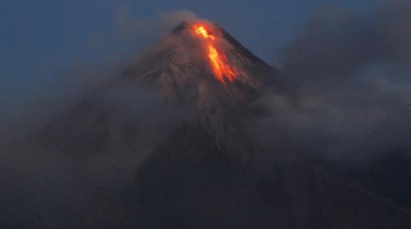 alerta in filipine vulcanul mayon va erupe in urmatoarele zile
