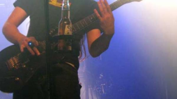 un chitarist brazilian a castigat strings on fire