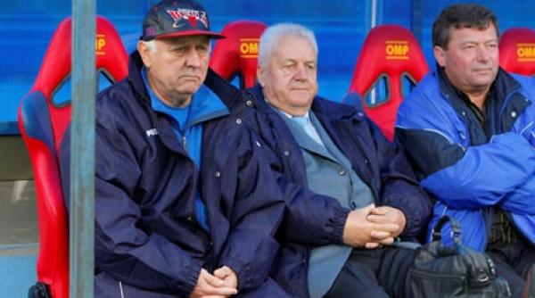 il sustin pe mircea sandu