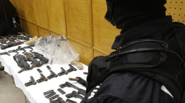 arme luate din mana interlopilor