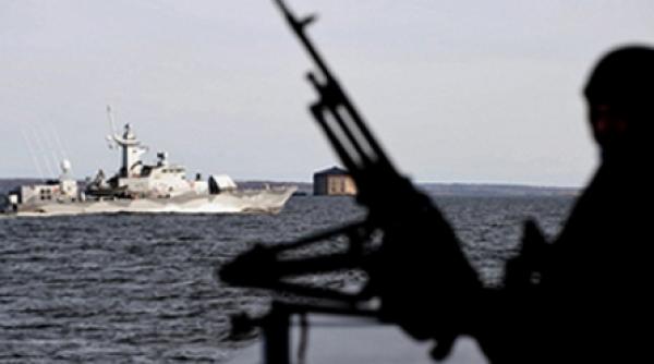 golful aden alti marinari romani au fost luati prizonieri de piratii somalezi