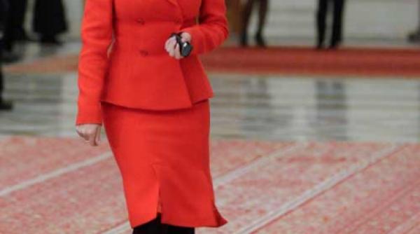 elena udrea ministrul glamour girl