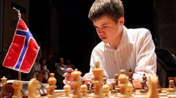 recordul lui kasparov batut de un tanar norvegian