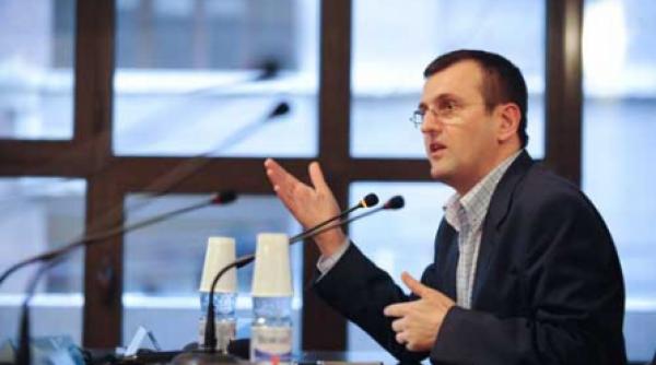 intelectualii zgaltaie scaunul sefului boc