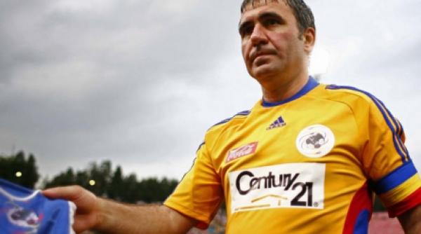 hagi le a interzis elevilor de la academia de fotbal sa asculte manele artistii se simt discriminati