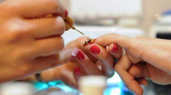 doolce si fina e papusa din vitrina