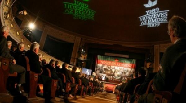 cluj udmr a acordat distinctii la sute de personalitati maghiare la aniversare