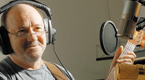 cat traieste omul se mira pana moare