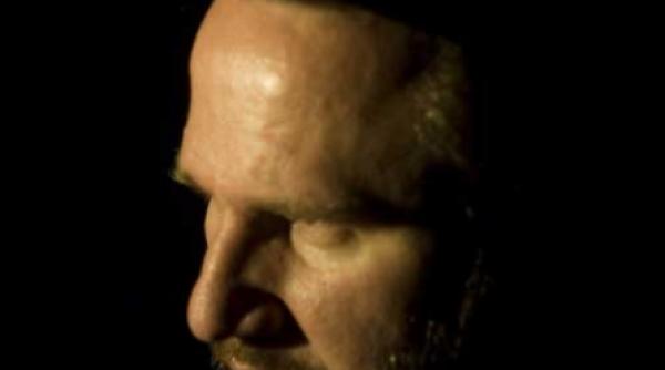 omul zilei negru negura bunget