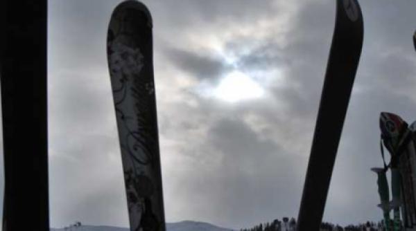 cu schiurile printre stele