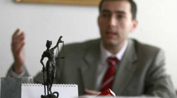 de cinci ani patimim la cedo