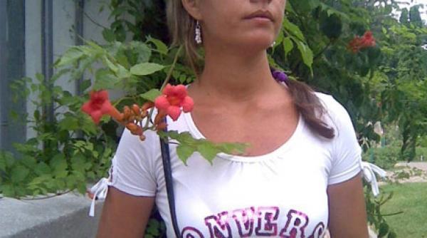 imi plimb tineretea in intuneric