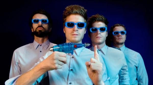 grupul britanic baddies canta in mojo