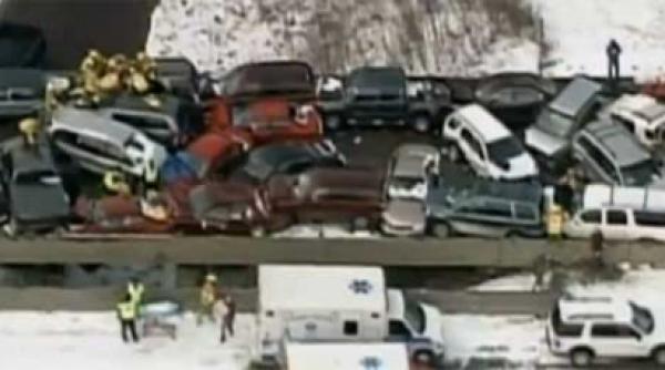 ciocnire in lant pe o autostrada din kansas