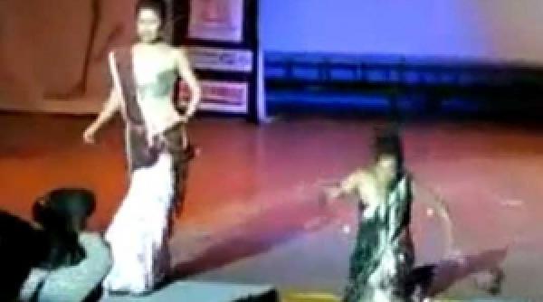 atentie cade modeala