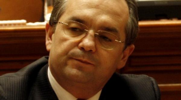 boc reactioneaza victor ponta este un biet procuror comunist asa stie sa faca