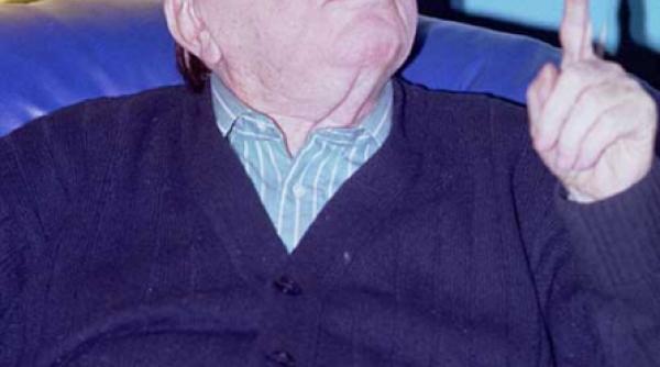 intelectualii contra fsn