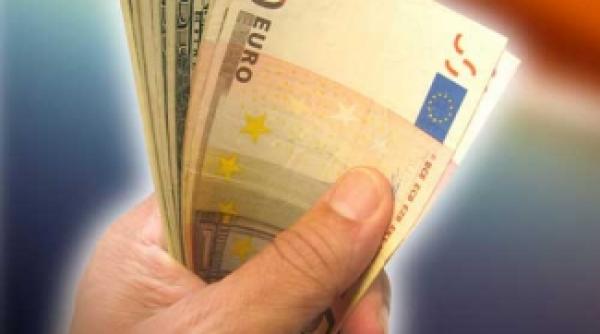 eu am bani si am valuta dar am mintea foarte scurta