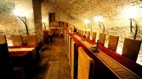 mistere si comori de azi