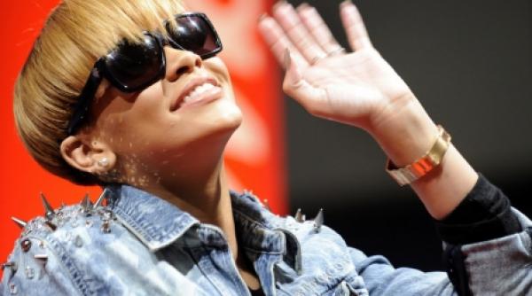 rihanna data in judecata de antrenoarea ei de fitness