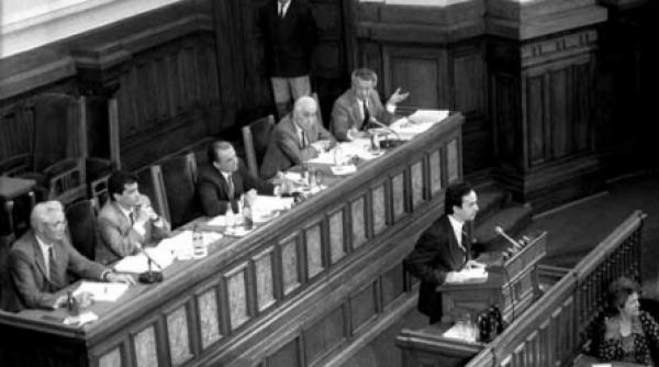 discutii aprinse despre institutia prezidentiala