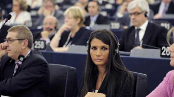 elena basescu urca pe pile in statisticile pe