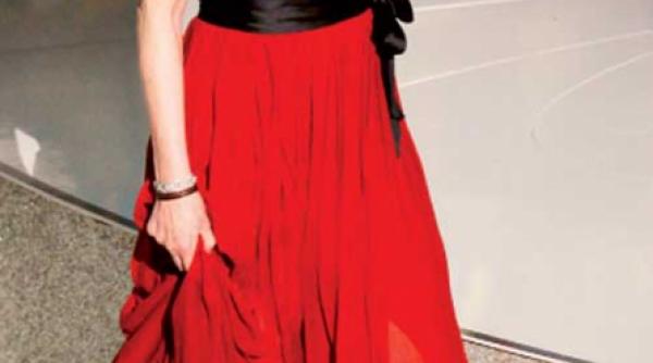 sandra bullock a luat oscarul si pe covorul rosu