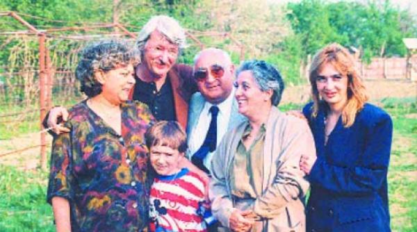 dinu sararu stefan si mihaela raman pentru mine cei mai frumosi prieteni